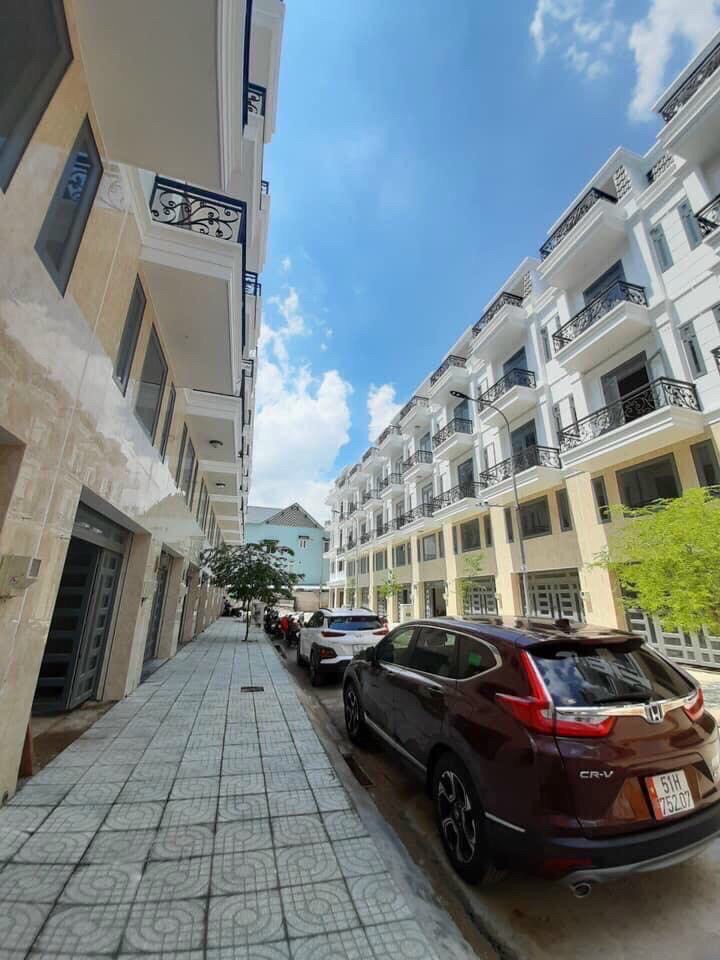 Bán nhà đường Tô Ngọc Vân 1 trệt 1 lửng 3 lầu giá 4,6 tỷ , SHR, giá chính chủ