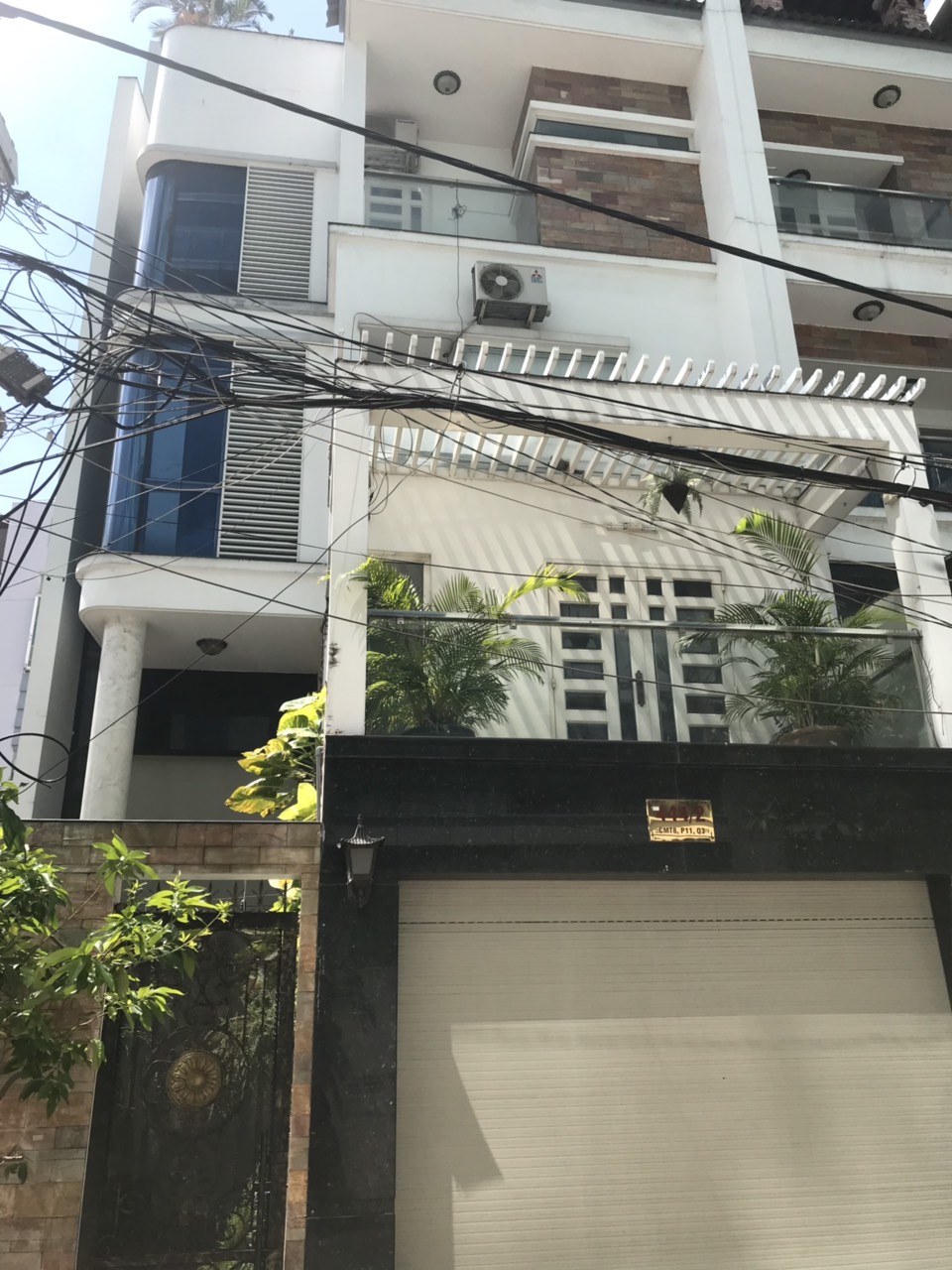 Bán nhà mt Nguyễn văn Thủ Quận 1 diện tích 8,3 x 17 nhà 2 lầu giá rẻ bất ngờ