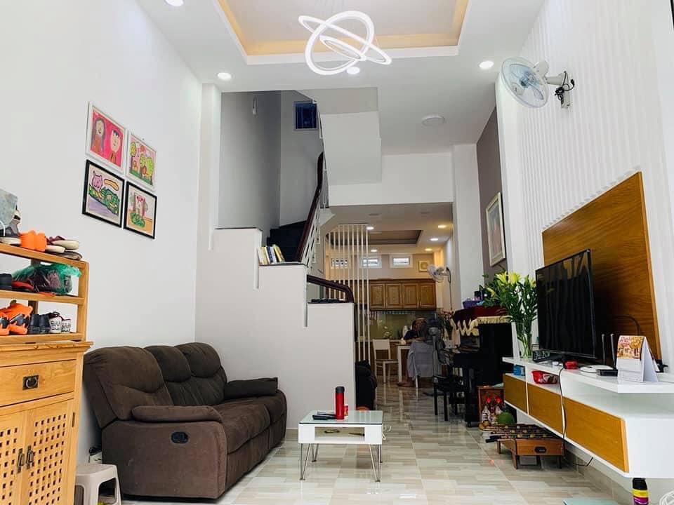 Bán nhà 40m2 (3,6x11), HXH, Cách Mạng Tháng Tám, Quận 10, Giá 4,5 tỷ