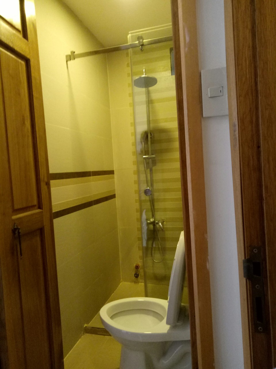 Hot! Bán nhà mặt tiền rẻ nhất đường Nguyễn Thiện Thuật, Quận 3, DT: 3,2 x 1 m, 2 lầu