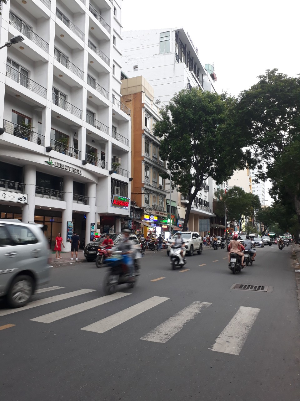 Bán nhà mặt tiền Nguyễn Trãi, Quận 5 DT: 4,2x25m trệt, 4 lầu. Giá 32 tỷ thương lượng