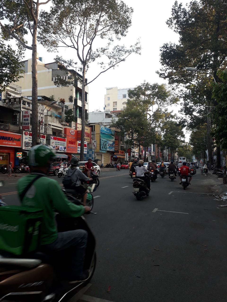 Bán Gấp Mặt tiền đường Lê Hồng Phong ,Q10, DT: 3,4x14m, nhà 3 lầu, Giá Chỉ 11,9 tỷ