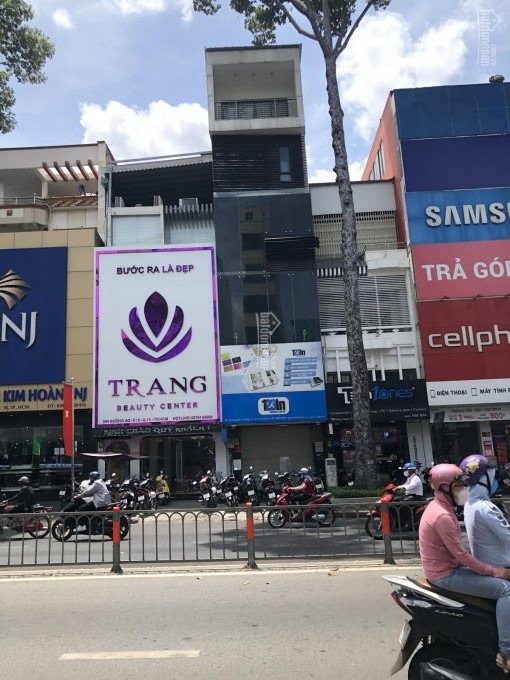 Bán nhà mặt tiền 3 Tháng 2, Quận 10, DT: 4x14m, giá 26,7 tỷ ngay Vạn Hạnh Mall