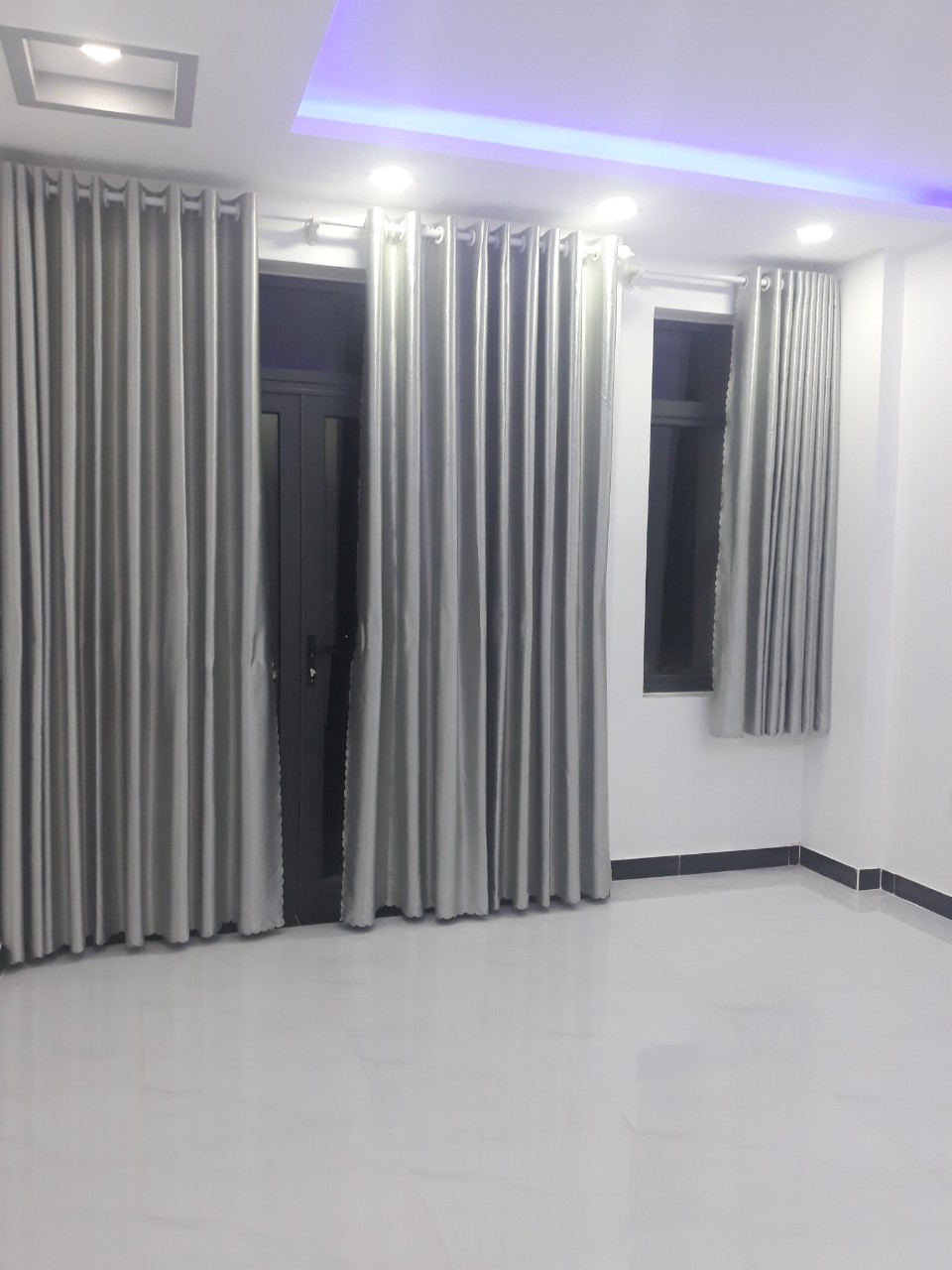 Bán nhà 11 tỷ, 4x25m 1 tấm mặt tiền đường ấp chiến lược, phường bình hưng hòa a