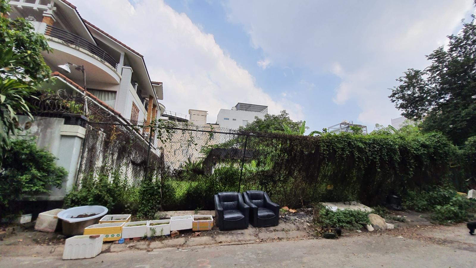Bán đất biệt thự compound phường Bình An Q2, gần cầu Sài Gòn, 10x30, 105tr/m2, sổ đỏ. LH: 0906997966