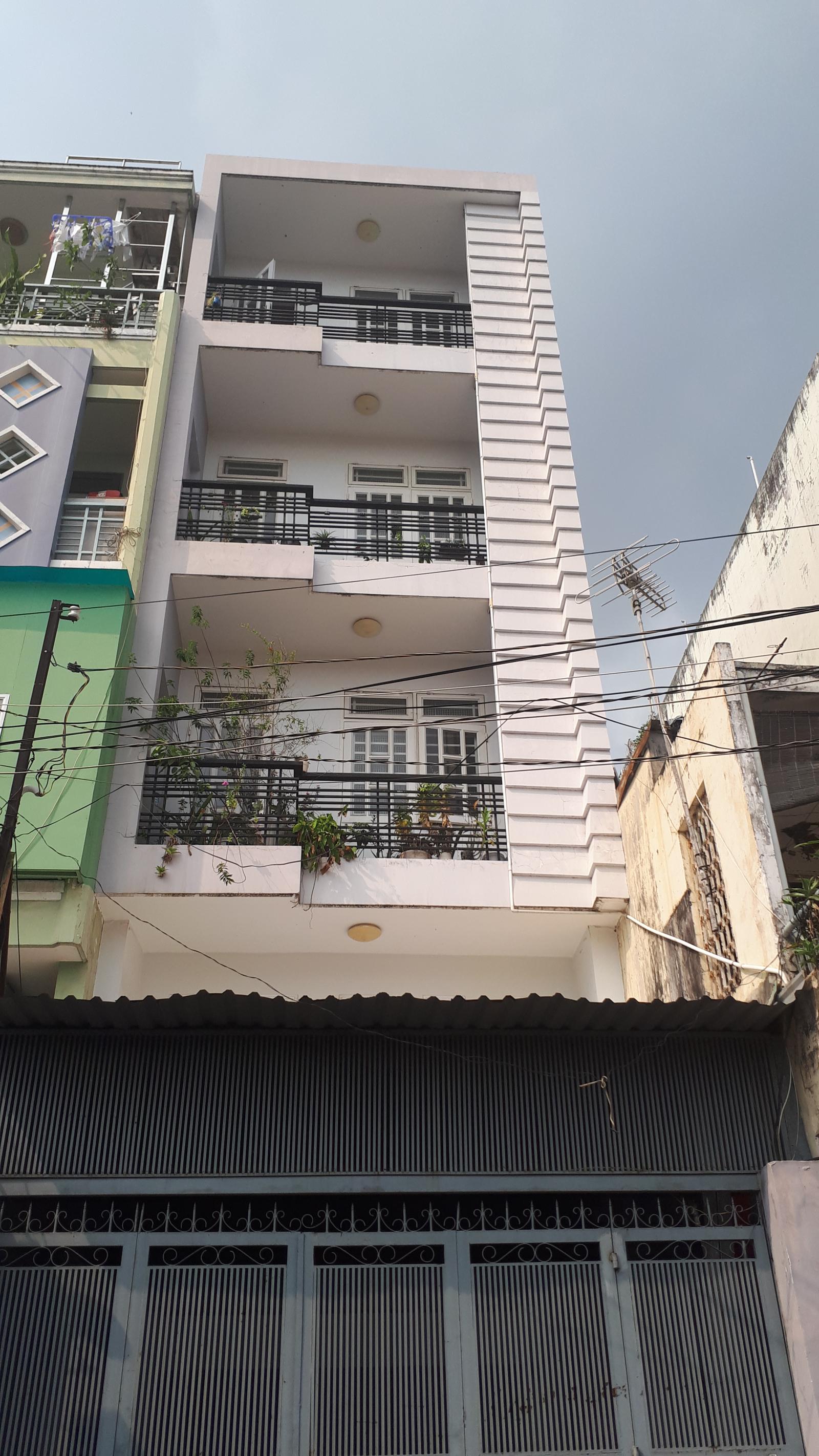Bán gấp nhà hẻm Trần Phú, Q. 5, 1 trệt 3 lầu ST dt: 6 x 10,5m 6,5 tỷ.