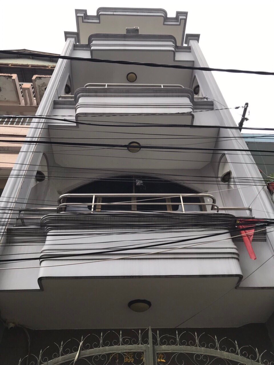 Chuyển nhà bán MT Bình Phú khu VIP, 4x19m, chỉ 8 tỷ 9 rẻ nhất khu vực, lời ngay 300 triệu, Q.6