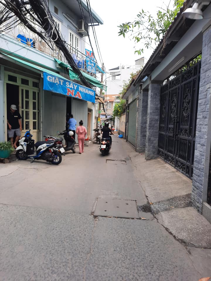 Bán Nhà Hẻm Nguyễn Thị Tần P.1 Quận 8 .Giá 2 Tỳ 2. 2 Lầu.0797574672.