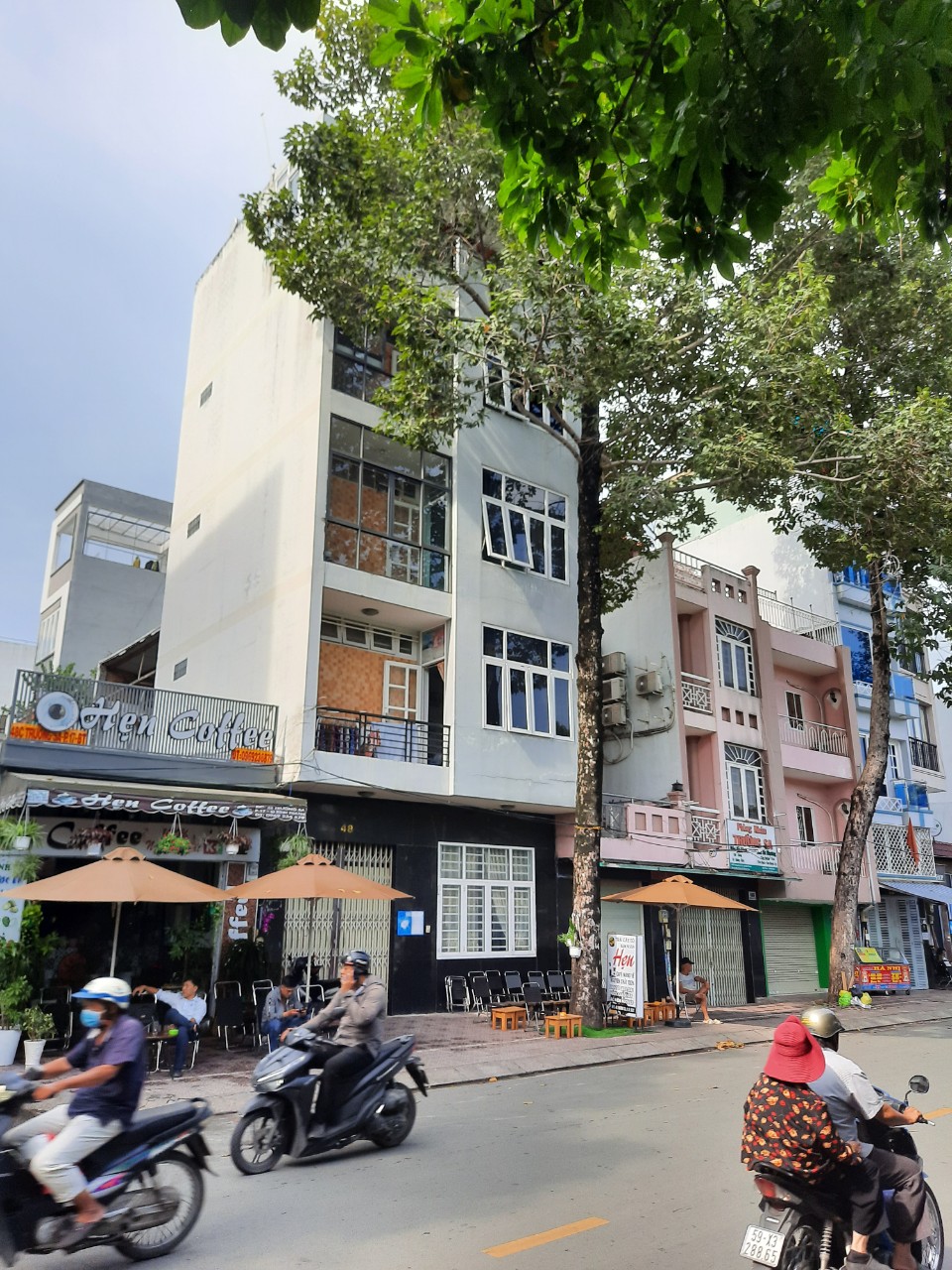 Cần bán nhà mặt tiền đường Nguyễn Thị Định, Q. 2 - 5x30m, 100 triệu/m2