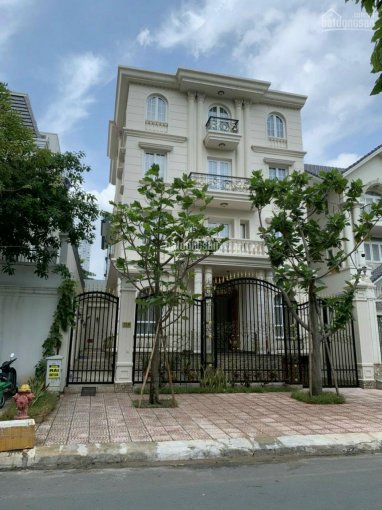 Bán nhà mặt tiền đường Nguyễn Tất Thành, Phường 12, Quận 4 DT 4x23m, 4 tầng, giá 35 tỷ
