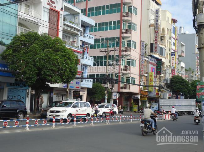 Bán nhà mặt tiền đường CMT8, gần CV Lê Thị Riêng, Quận Tân Bình, DT: 3.7*31m, nhà 3 lầu, giá 26 tỷ