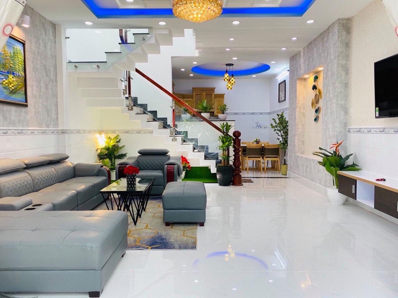 Bán nhà mua ở rất tốt đường Trần Hưng Đạo phường 2 quận 5, DTSD: 150m2, 3 lầu, giá chỉ 6.2 tỷ