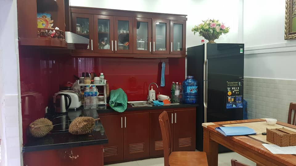 Xe 7 chỗ đỗ cửa_Đường Ba Tháng Hai_Quận 10_4PN_90m2_10 tỷ.