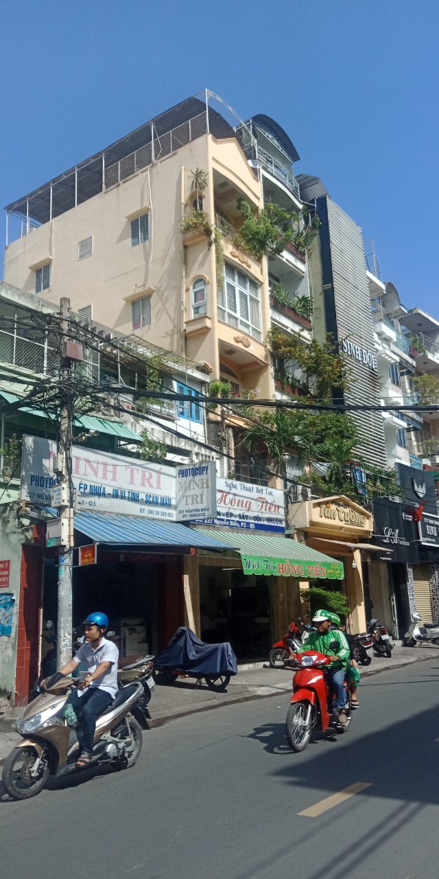 Bán Nhà 3 Lầu Hẽm Xe Hơi Nguyễn Tri Phương DT 4.6 X12m giá 13 tỷ q10.