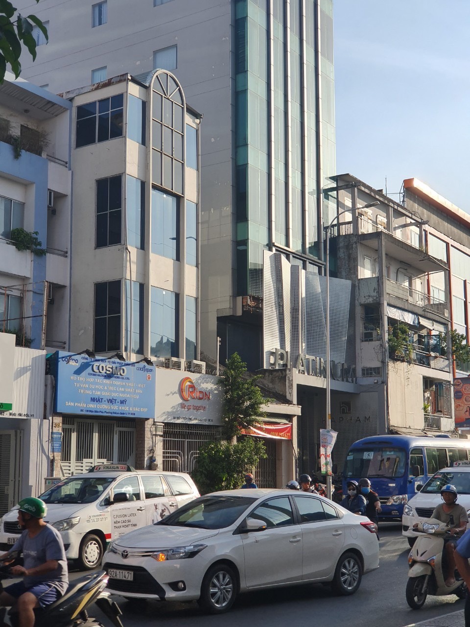 Bán nhà MT đường 3 Tháng 2 ngay Lê Hồng Phong, P 10, Quận 10, DT: 4 x 16m, 2 lầu ST, giá 26 tỷ TL