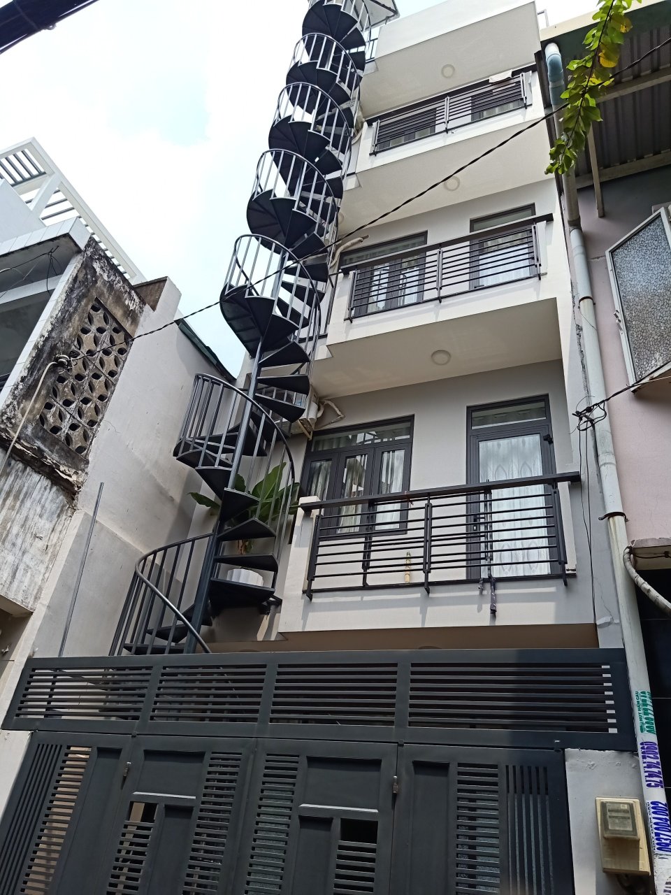 Bán gấp MT Tên Lửa, DT 4x21m, nhà 3 lầu, chỉ còn 16 tỷ 3, đoạn gần Aeon Mall, Q. Bình Tân