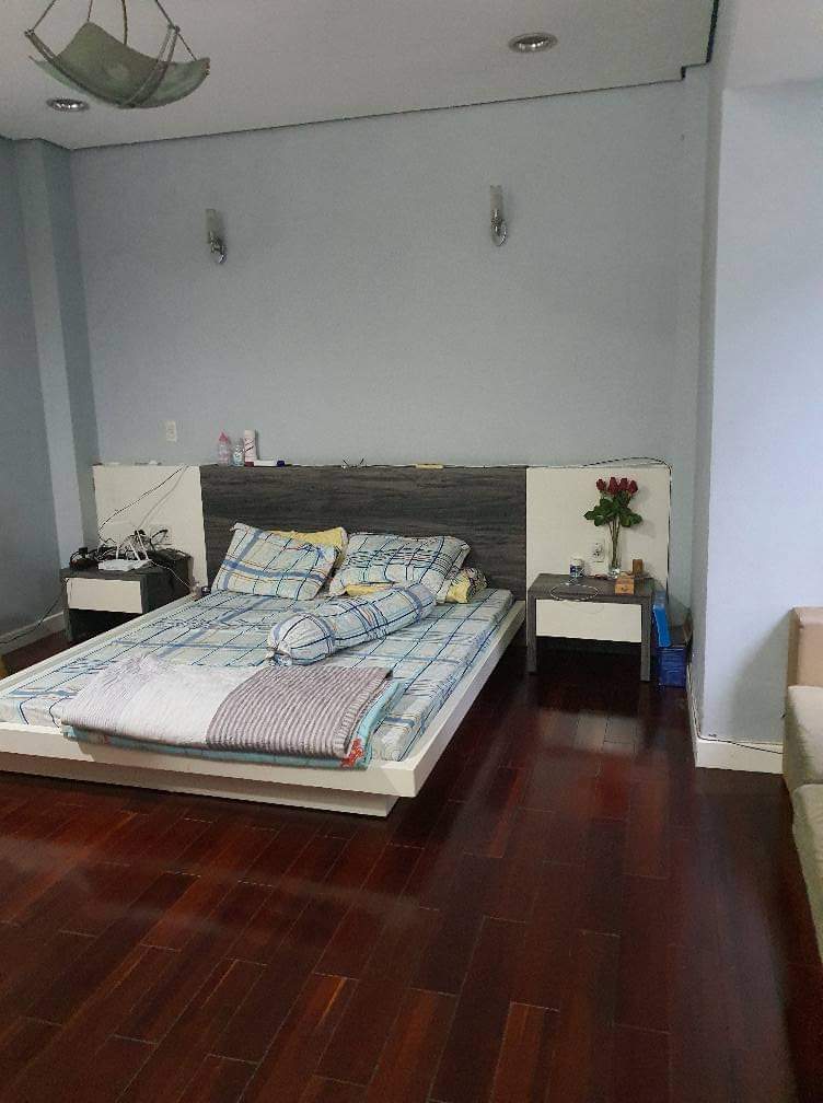 Bán nhà hẻm xe hơi đường Lê Đại Hành Quận 11 dt: 48m2 Giá 5,7 tỷ lh 0931258678