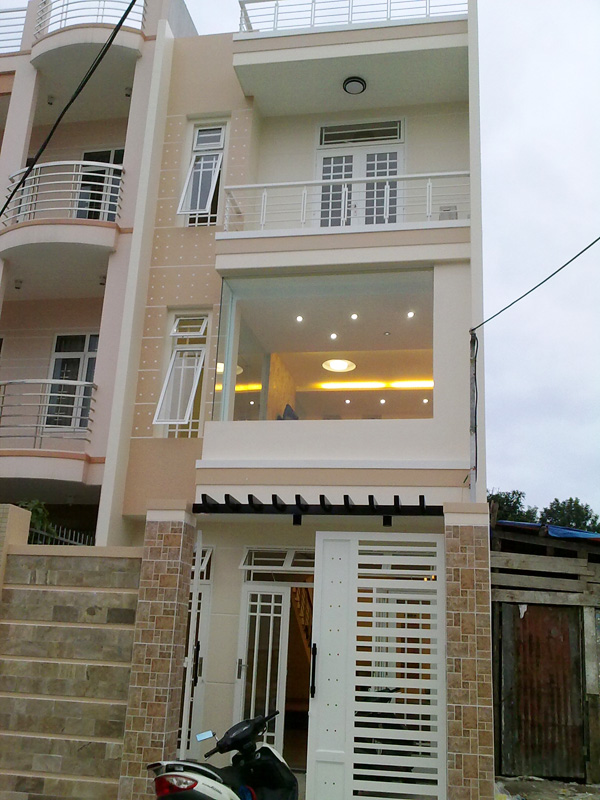 Bán nhà hẻm 4m Trần Hưng Đạo dt 4x17m giá 6.9 tỷ