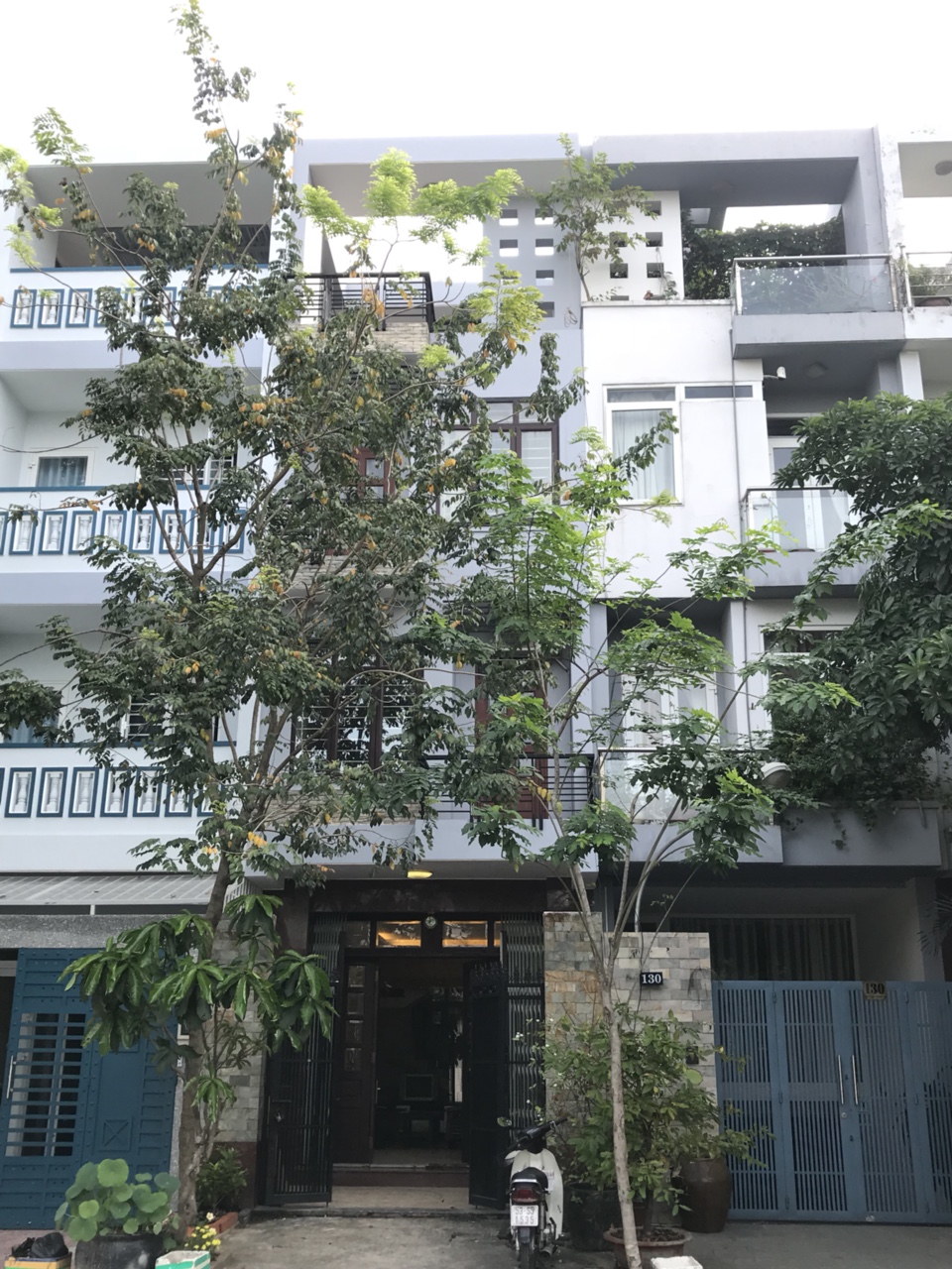 bán nhà hẻm nhựa xe tải hẻm 14/ hoàng dư khương  hẻm thông cmt8 dt 5x15 6 lầu th máy giá 13.5 