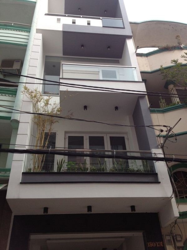 Bán nhà mới trệt + 3 lầu HXH khu đồng bộ Vip Nguyên Hồng, P11, Bình Thạnh, SHCC