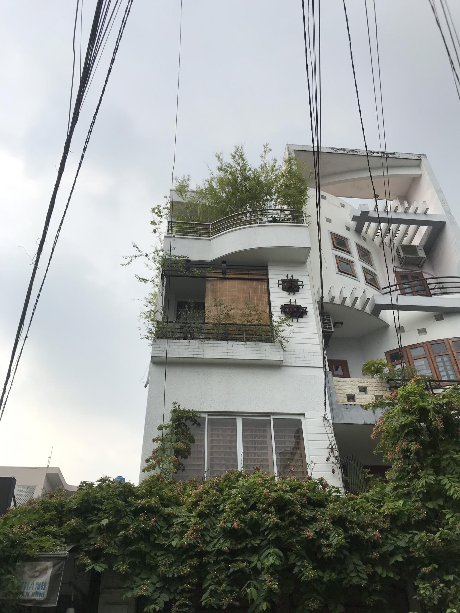 Nhà HXH đường Sư Vạn Hạnh. Dt: 4x15m. 3 lầu đang cho thuê 35tr/tháng. Giá chỉ 14,2 tỷ