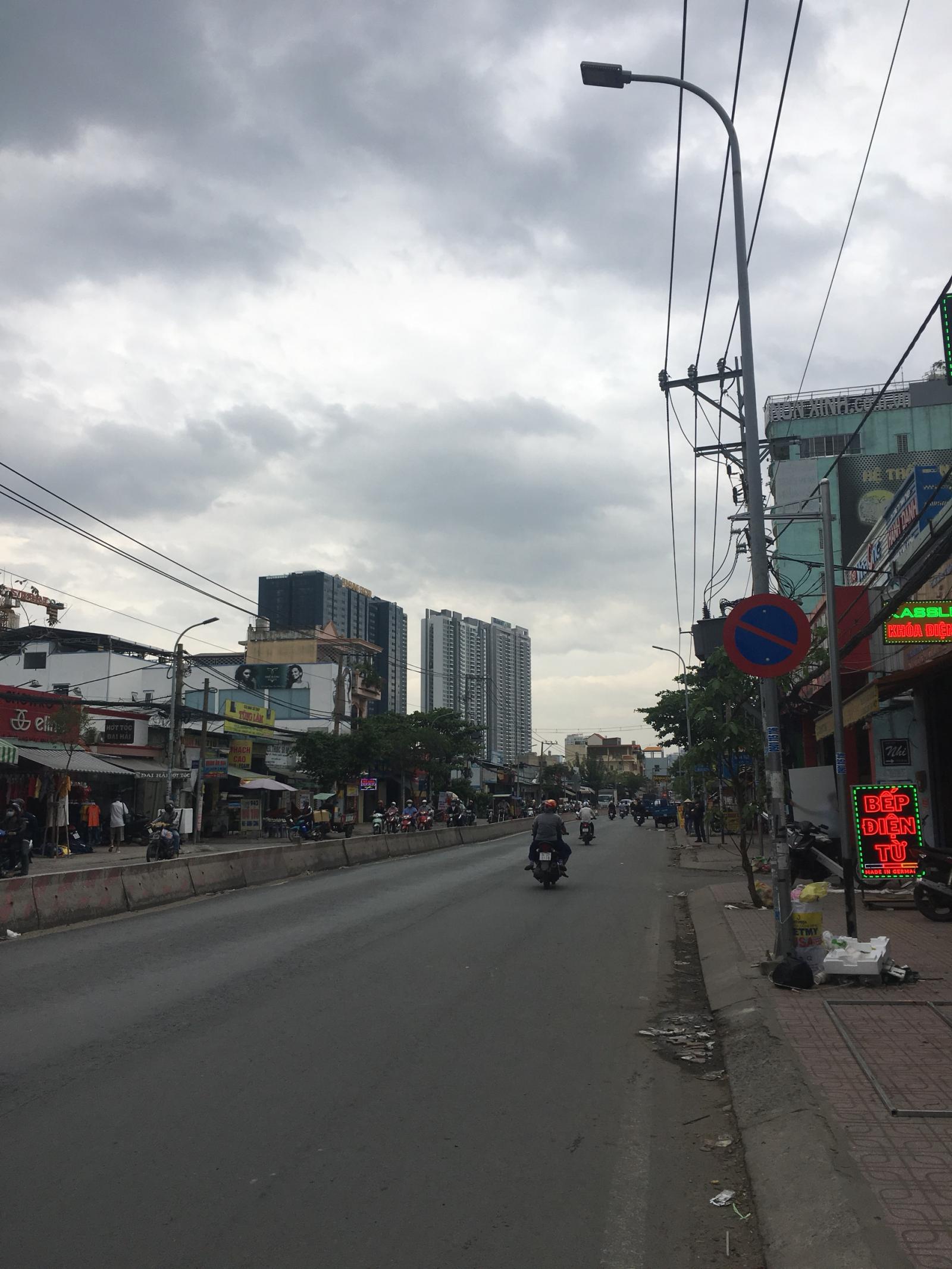Bán nhà mặt tiền đường Huỳnh Tấn Phát P.Tân Phú dt 4x25m,giá 11.5 tỷ