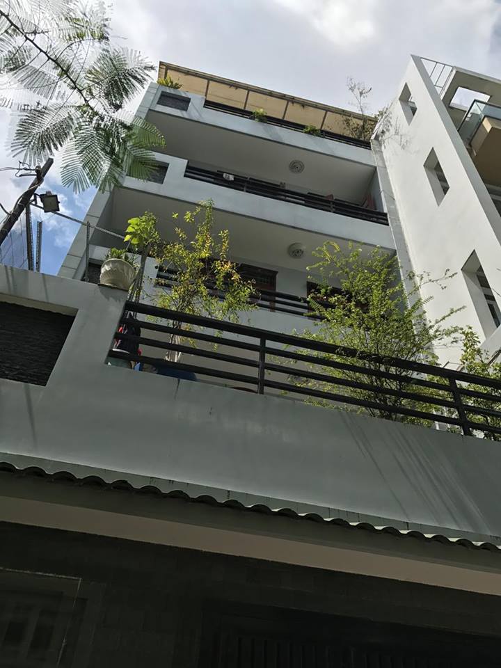 Bán nhà hẻm xe hơi Q5 dt 3.7x14m giá rẻ