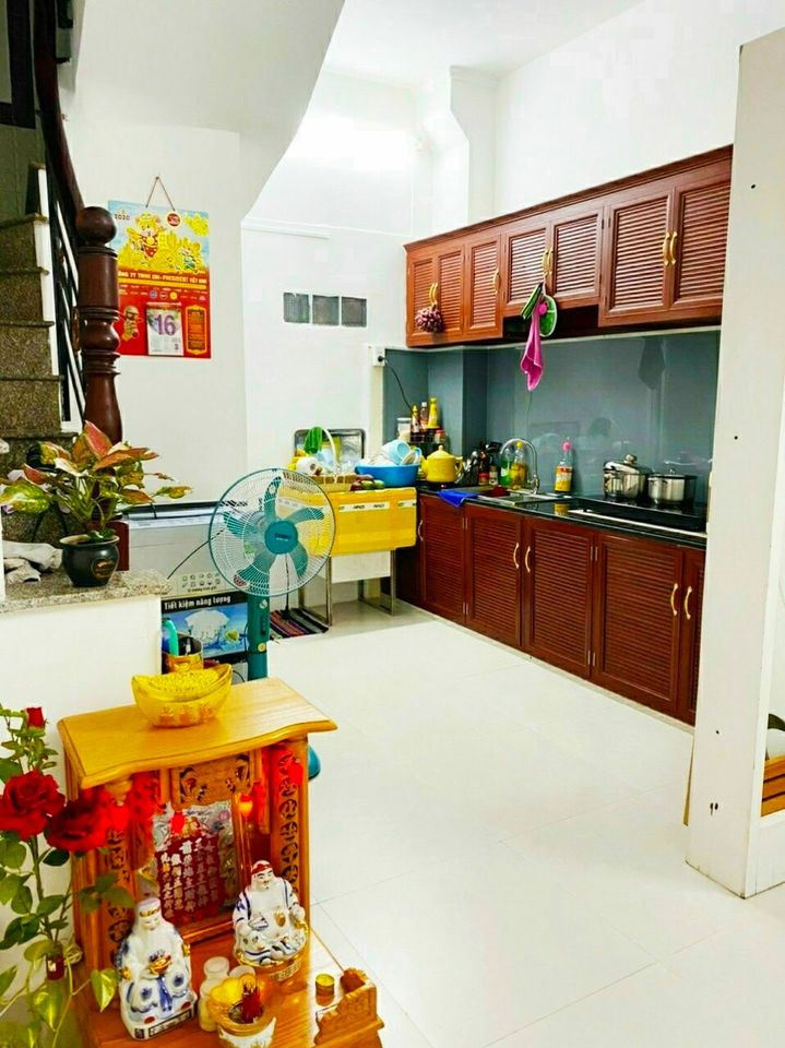 Chủ cần bán gấp căn nhà đường Cách Mạng Tháng Tám, 4 tỷ