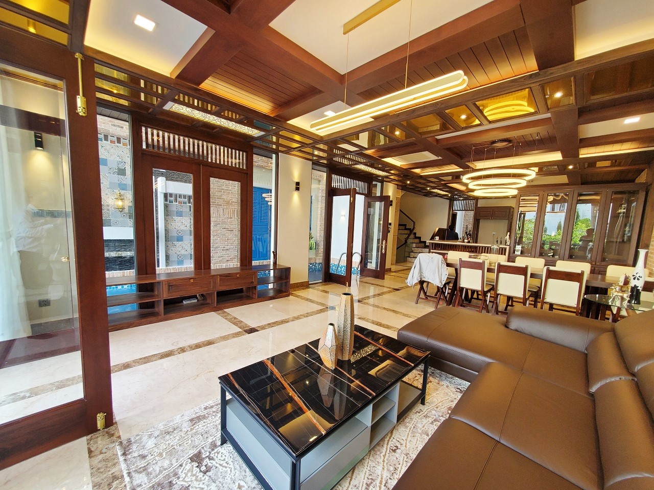 Bán biệt thự khu trung tâm PMH, mới 100% vô ở ngay, DTSD 500m2 hầm 3 lầu st, Bắc, 39tỷ - 0909865538
