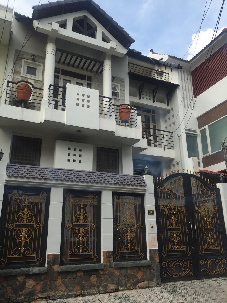 Bán MT Ông Ích Khiêm, 4 lầu nhà đẹp, chỉ 14 tỷ, P.14, Q.11