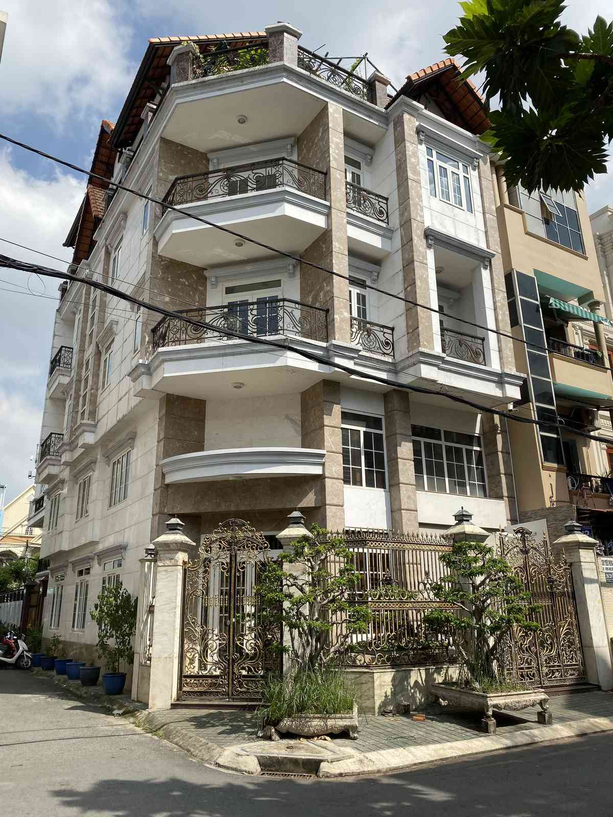 Bán căn góc 4 lầu mặt tiền đường Phổ Quang - P.2 - Tân Bình