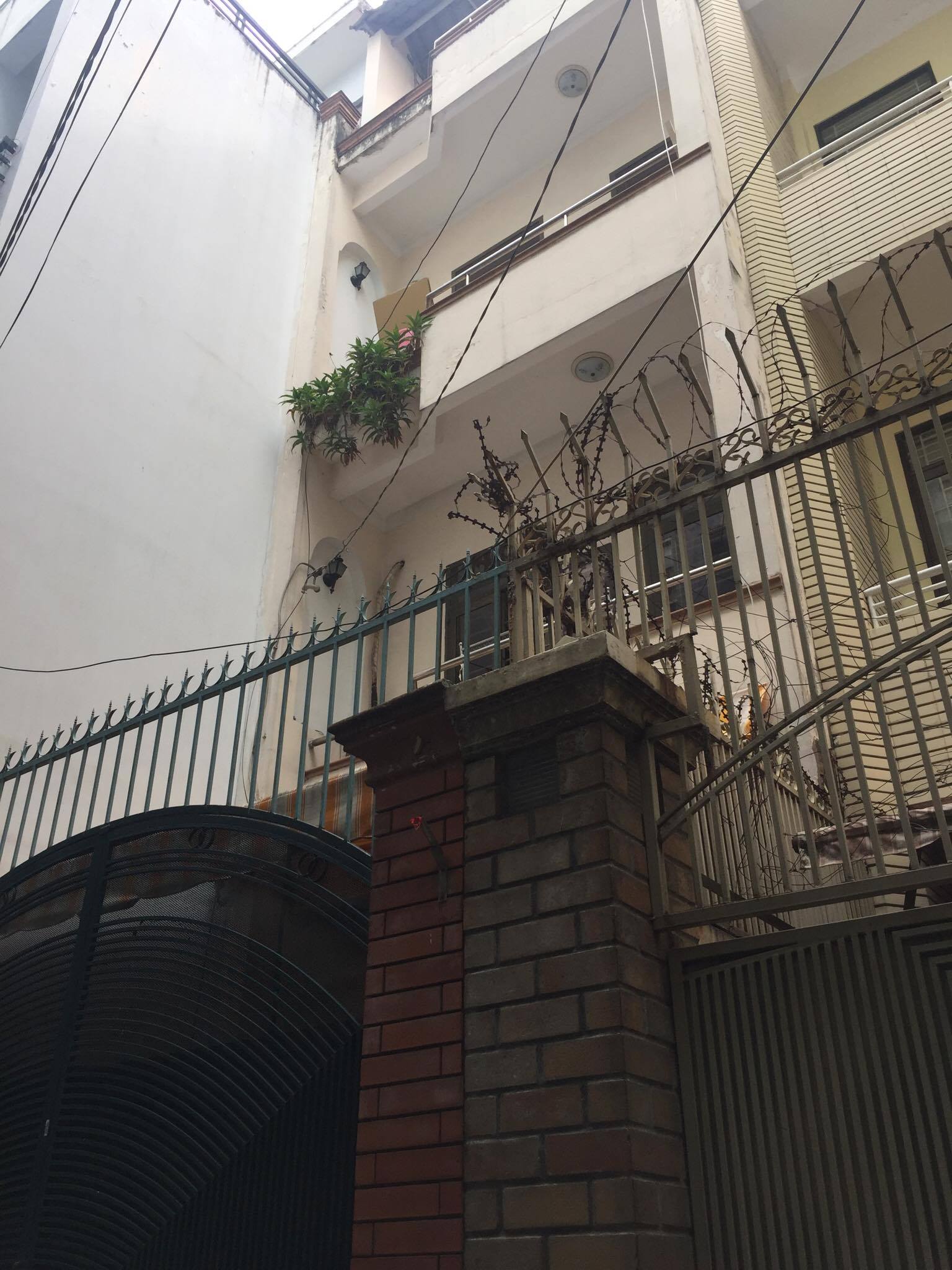 Nhanh tay hốt ngay nhà 3 lầu (5,5x22m) giá chỉ 10,5 tỷ TL.
