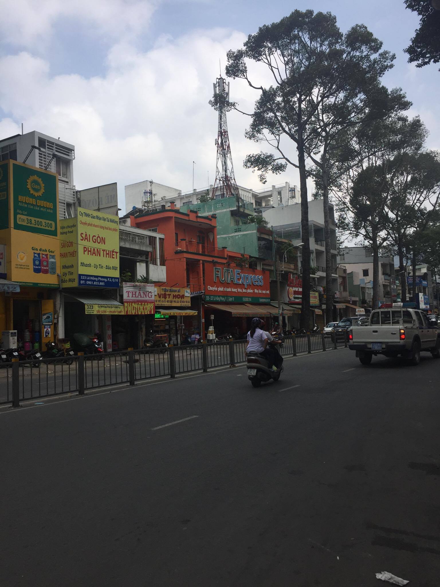 Chủ nhà cần bán gấp nhà hẻm 5m Quận 5 ngay Châu Văn Liêm - Thuận Kiều.