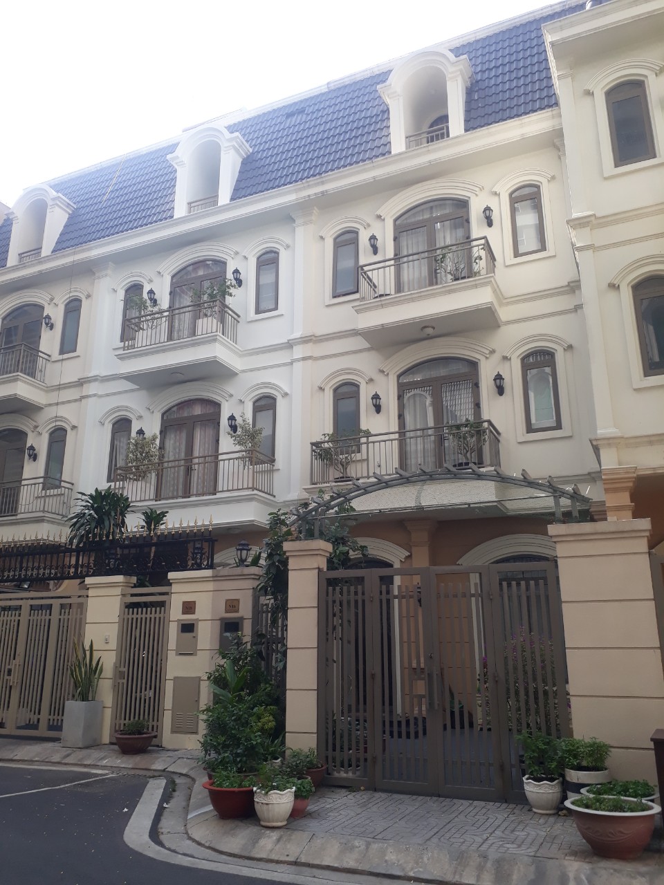 (4 x 30m) Hotel mặt tiền đường Bàu Cát đôi - P.14 - Tân Bình