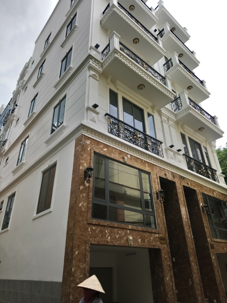 Bán nhà hẻm 58/ Thành Thái, Quận 10, DT: 6x20m, 5 lầu, 18 tỷ TL