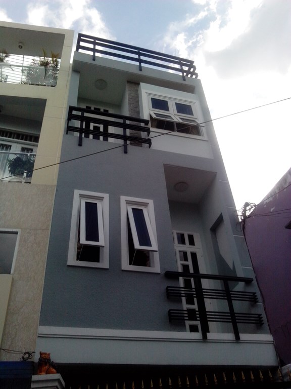 Bán nhà hẽm xe hơi Sư Vạn Hạnh Quận 10 DT:4x14m 3 lầu giá chỉ 13.8 tỷ.