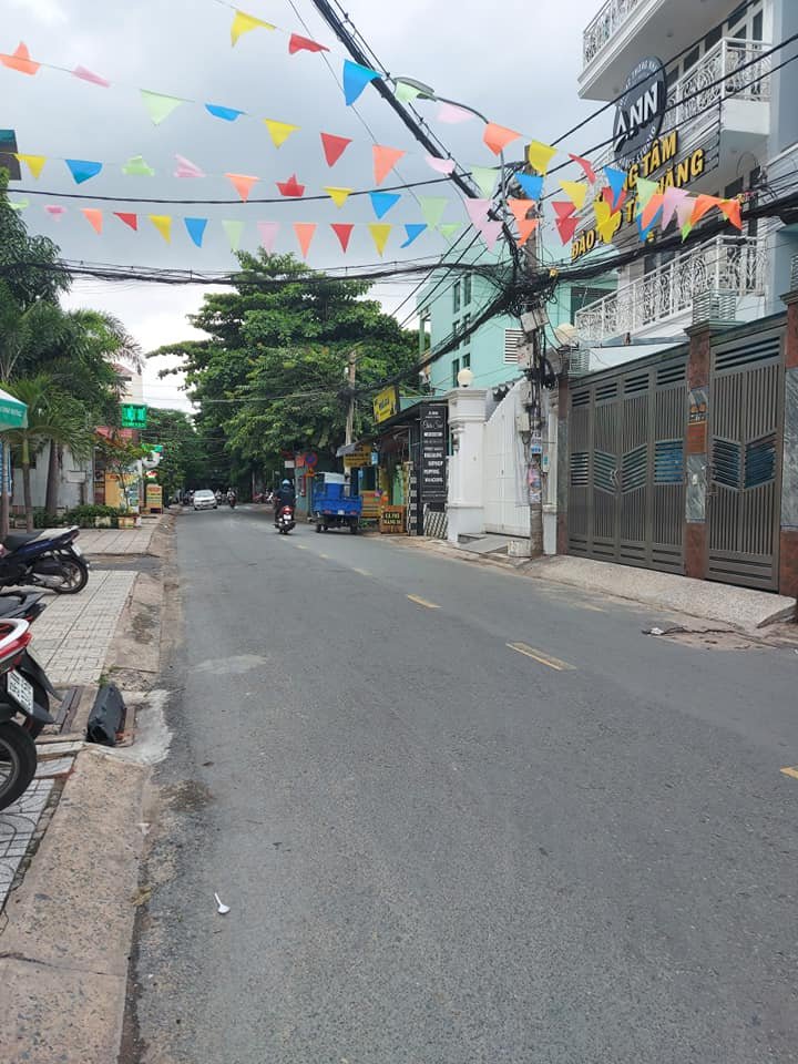 Cần bán nhà đường HXH 6m 1 trệt 2 lầu Lê Văn Thọ, P11 . DT 4,5 x 18m. 2 lầu. Giá 7 tỷ  