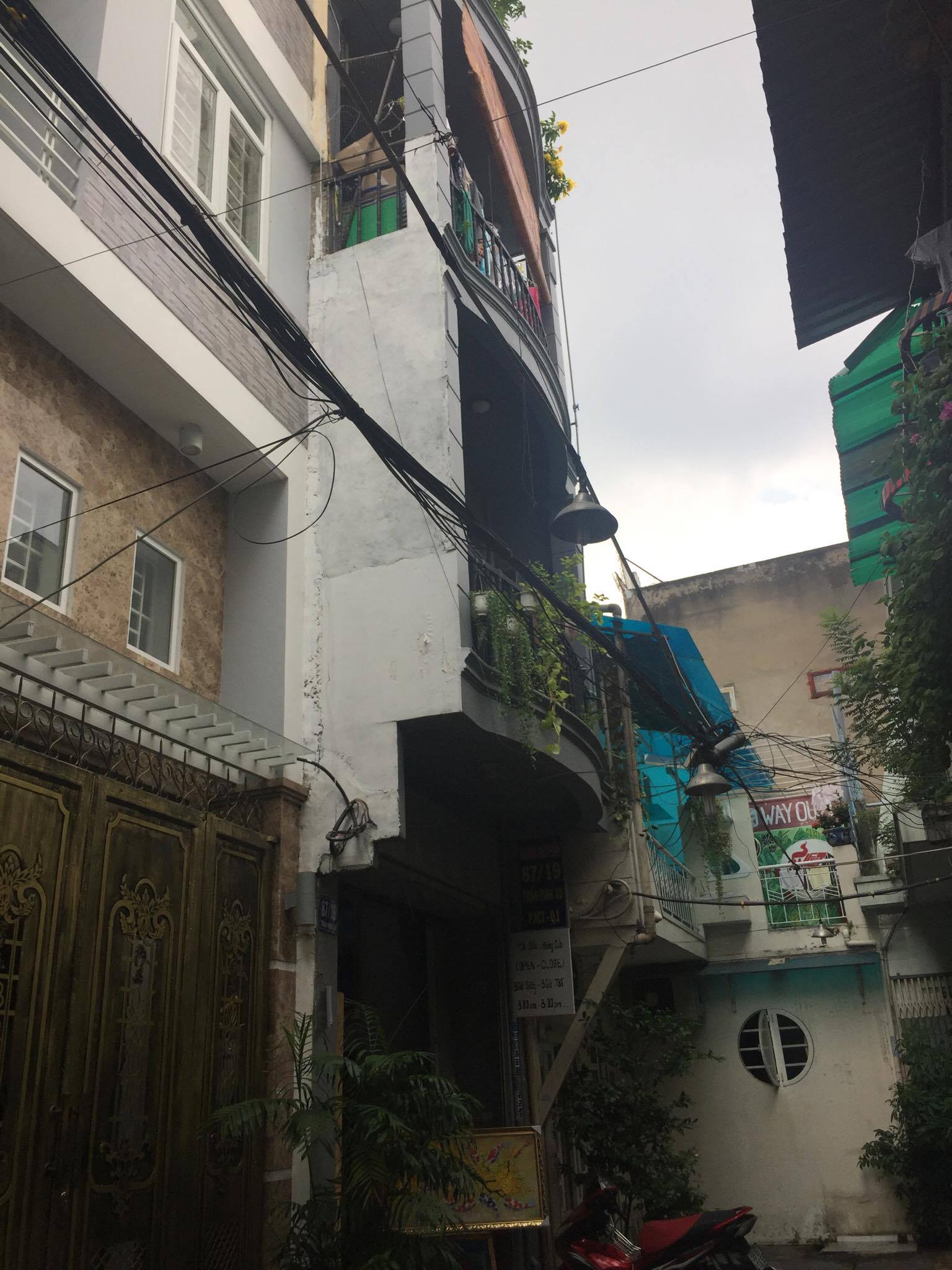 Bán nhà Trần Bình Trọng dt 30m2 hẻm xe hơi