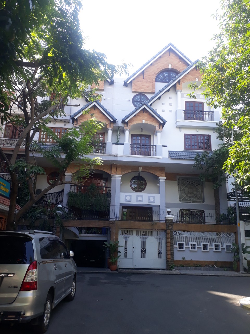 Villa mini khu biệt thự đường Đào Duy Anh - p.9 - Phú Nhuận. 