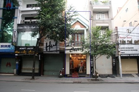 Bán nhà đất Quận 10 giá rẻ nhất Sài Gòn mặt tiền Trần Nhân Tôn 9,5 x 32m NH 23m