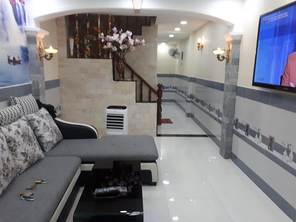 Bán nhà gần khu Đặng Văn Ngữ, 35m2, 3 tầng mới đẹp đón tết, giá tốt chỉ hơn 4 tỷ