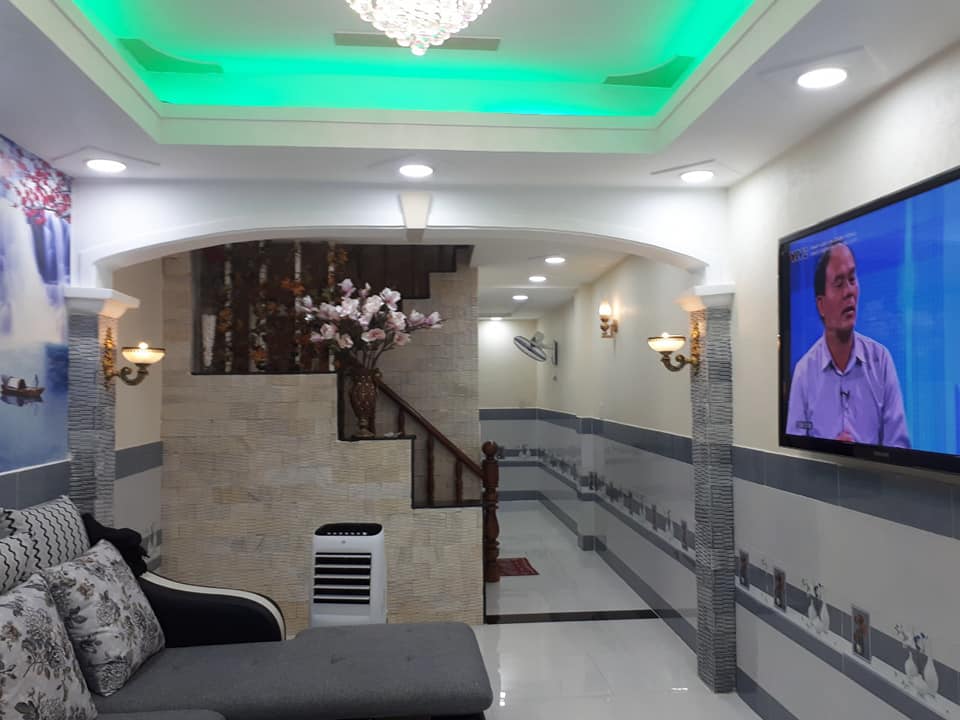 Bán nhà gần khu Đặng Văn Ngữ, 35m2, 3 tầng mới đẹp đón tết, giá tốt chỉ hơn 4 tỷ