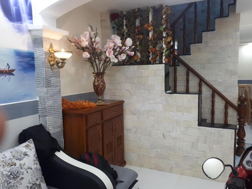 Bán nhà gần khu Đặng Văn Ngữ, 35m2, 3 tầng mới đẹp đón tết, giá tốt chỉ hơn 4 tỷ