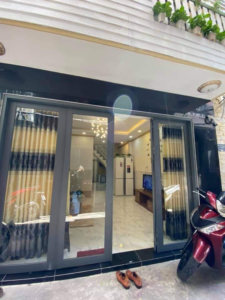 Bán nhà mặt tiền đường Trần Hưng Đạo, Phường 5, Quận 5 DT(3.7x20), trệt 2 lầu, giá bán 17 tỷ