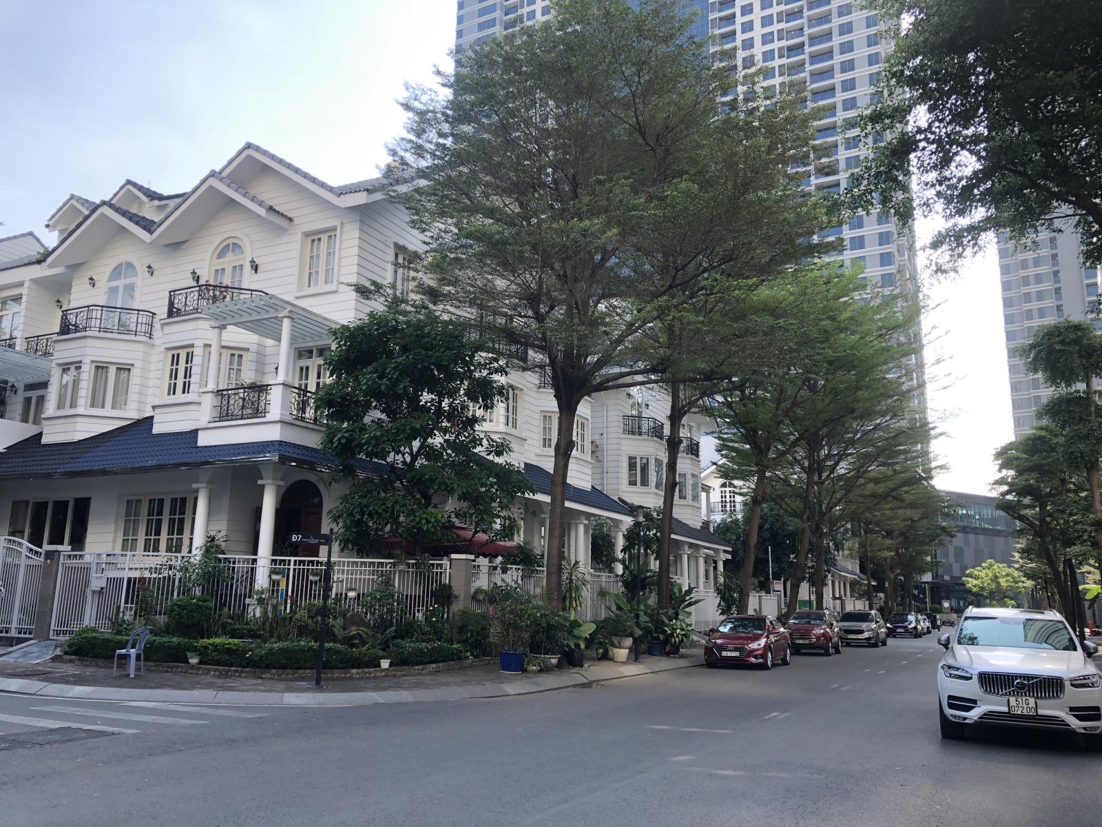 Bán biệt thự Saigon Pearl Bình Thạnh, DT 218m2, góc 2 mặt tiền, nội thất đẹp, giá tốt 85 tỷ