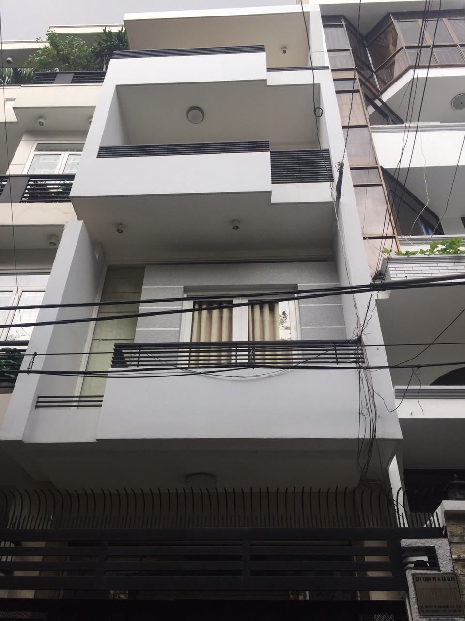 Bán Nhà Hẽm Nhựa 10m Tô Hiến Thành Thông Sư Vạn Hạnh DT 4.5 X15m giá 13 tỷ.
