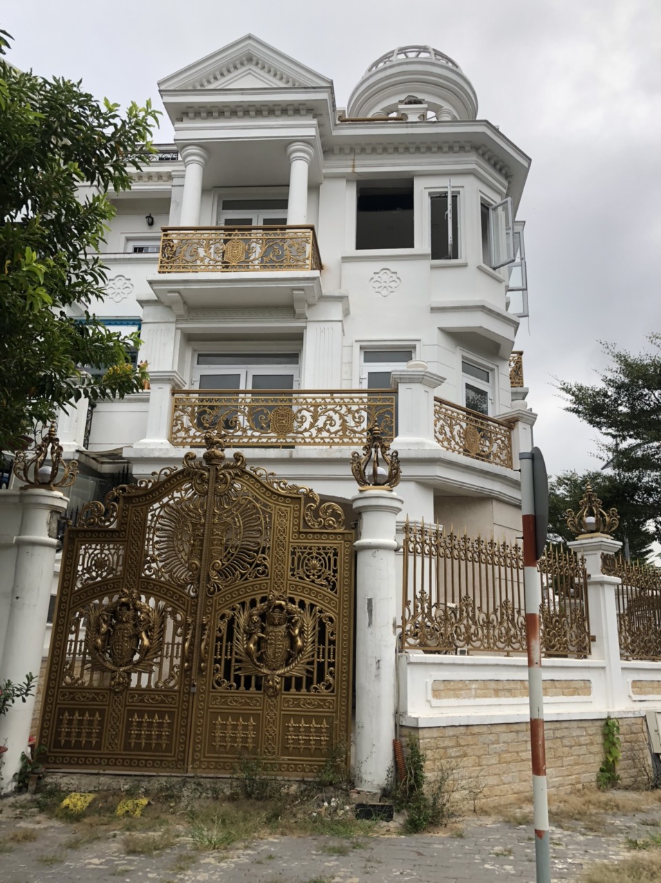 Biệt thự mặt tiền đường số 8, KDC CityLand, P.5, Gò Vấp bán