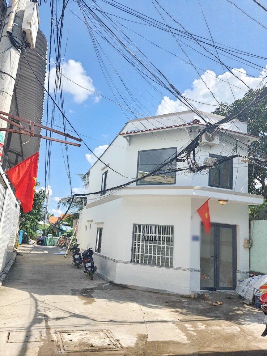 Bán nhà góc 2 mặt tiền hẻm 363 đường Nguyễn Bình, Phú Xuân, Nhà Bè.