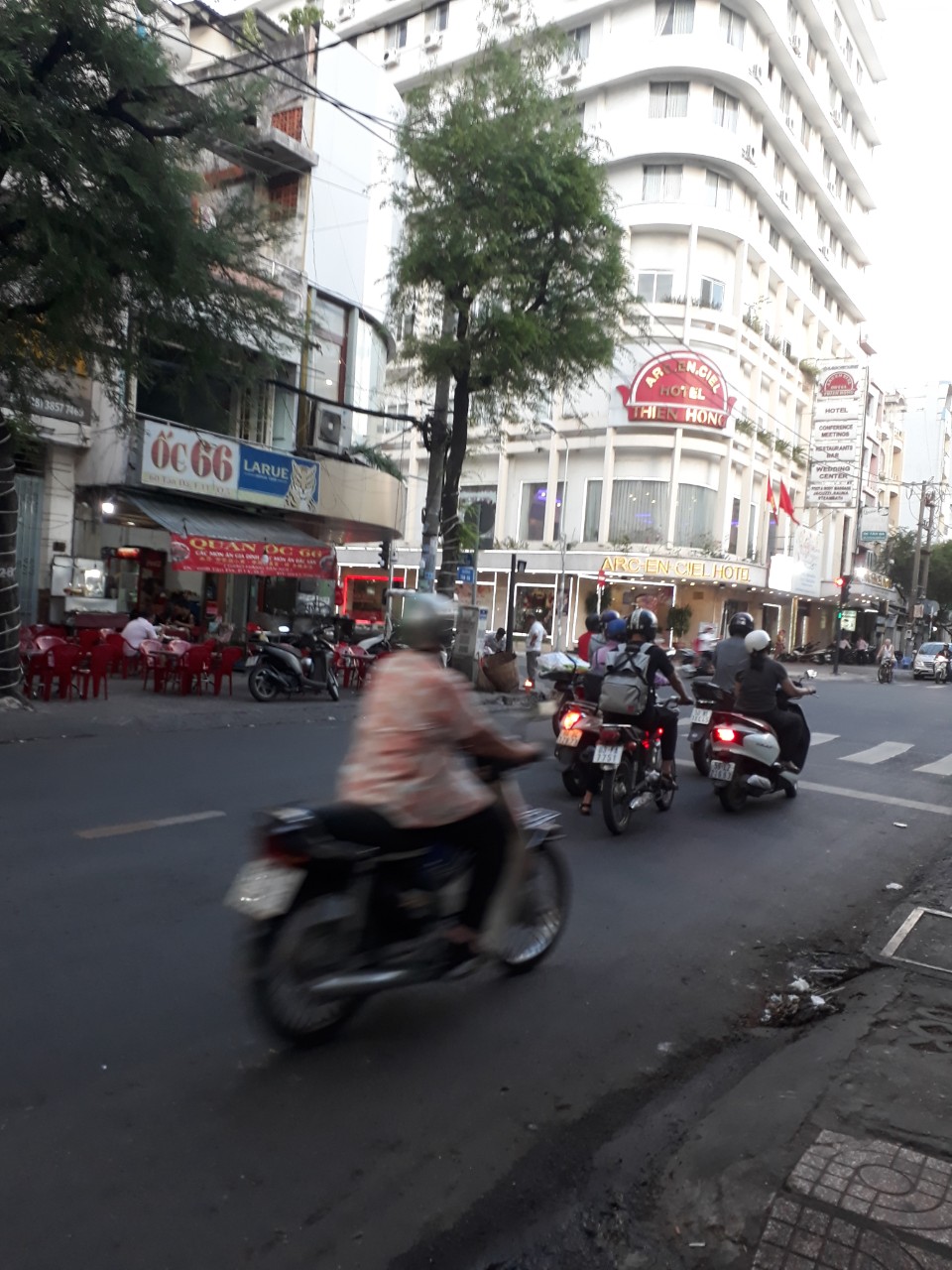 Cần bán gấp nhà hẽm xe hơi Cư Xá Nguyễn Trung Trực Quận 10 DT:6x13m giá chỉ 17.8 tỷ.3 lầu