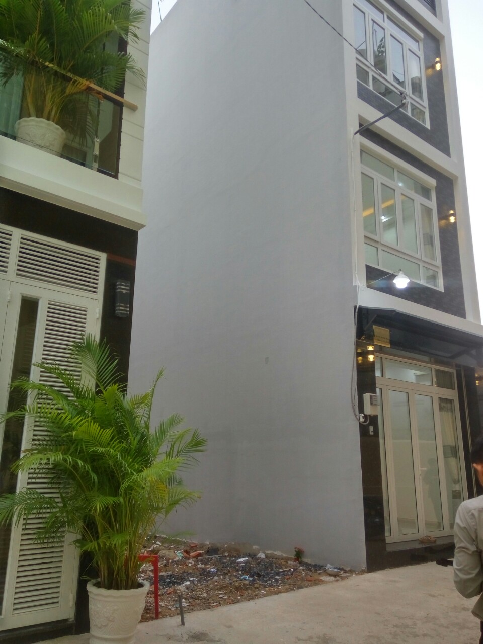 Bán nhà MT khu Bình Phú, 4 x 17m, xe hơi để trong nhà, chỉ 6 tỷ 9, Q.6